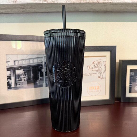 Starbucks Black Matte Textured Tumbler 24 Oz Cold Cup & Key Chain NEW - Picture 2 of 11
